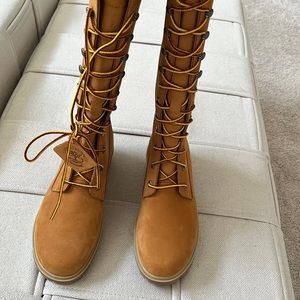 Women’s Timberline mid-high boots! Size 7.5